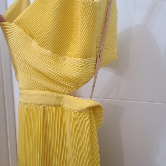 Ali & Jay For The Gram Pleated Midi Dress in Yellow Sz M - Picture 7 of 16